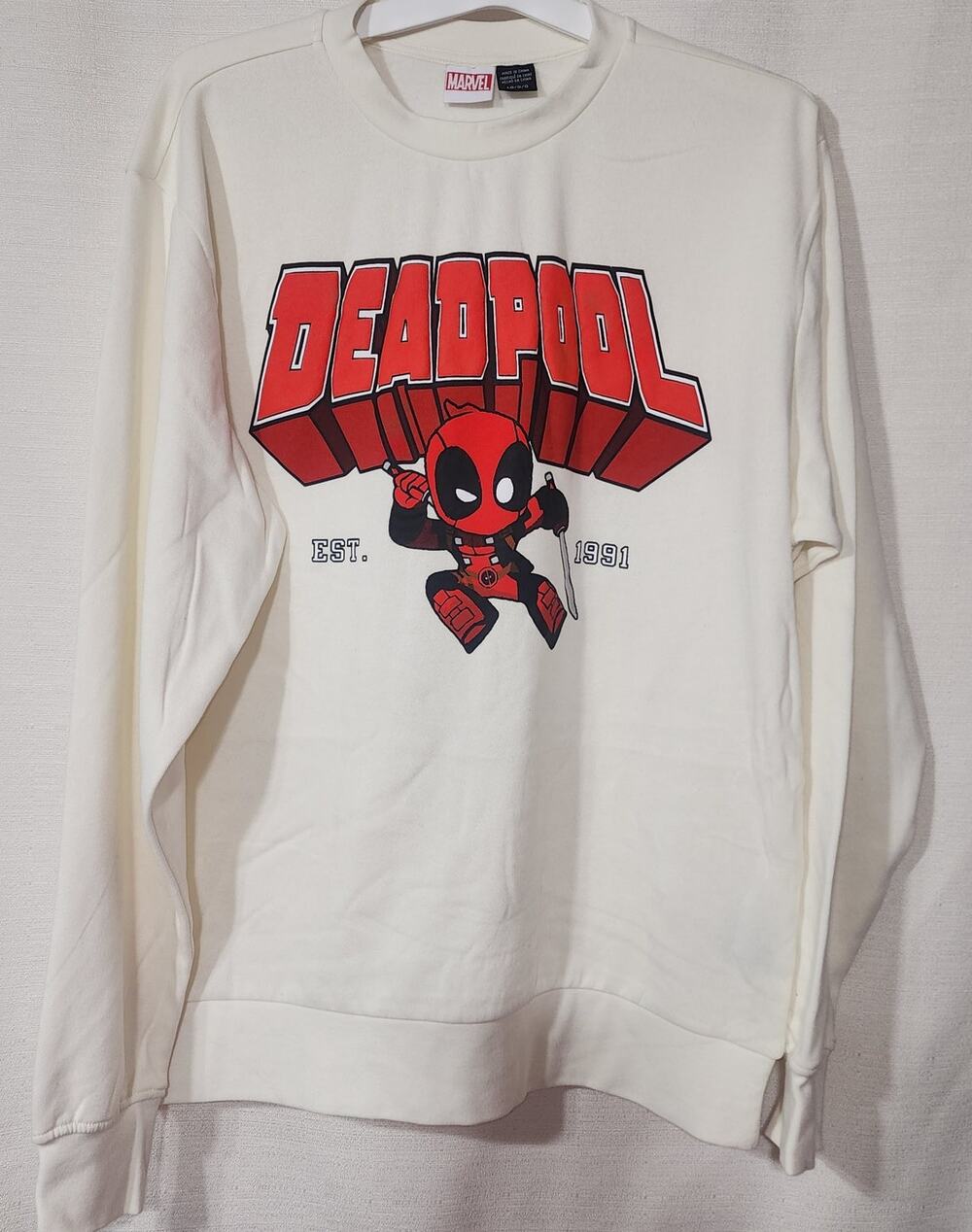 Marvel Deadpool Graphic white sweatshirt men's Large